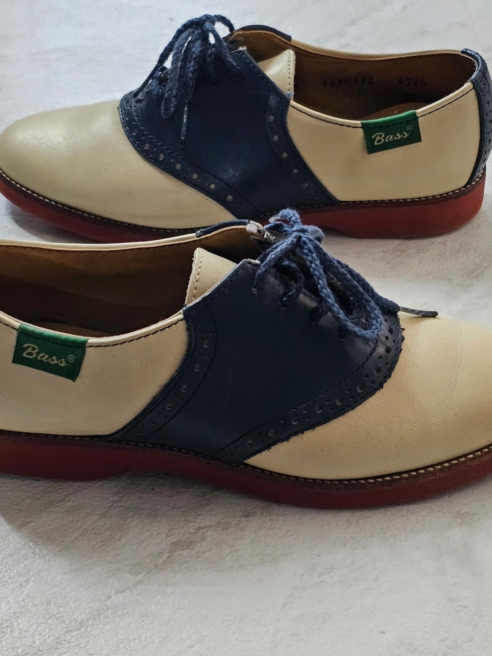 Vintage G.H. Bass Women’s Two-Tone Saddle Oxford Shoes – Size 5M